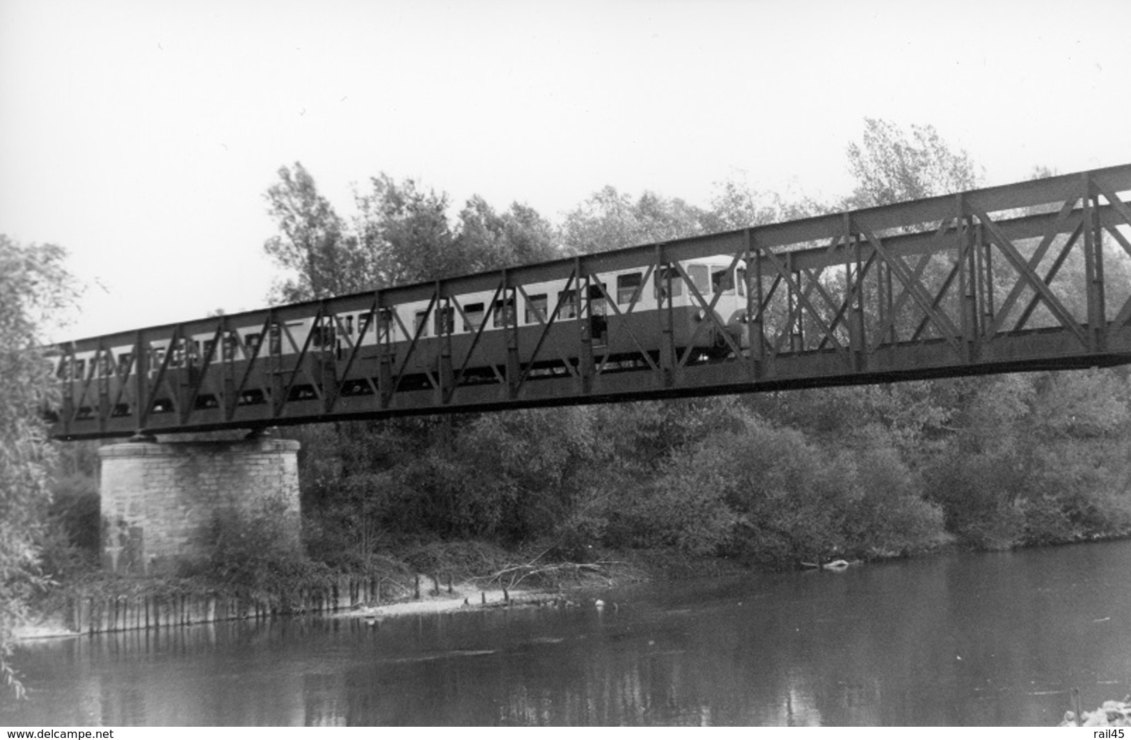 Chabris. Pont Sur Le Cher. Chemin De Fer Du Blanc-Argent. Autorail Verney. Cliché Jacques Bazin. 17-10-1971 - Trains