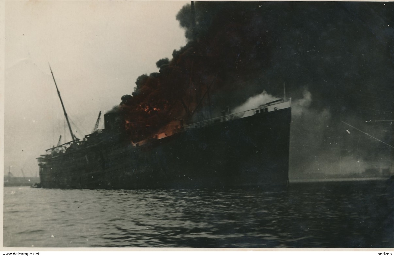 XNL.82.  Vlaardingen - Ship On Fire - 1932 - Vlaardingen