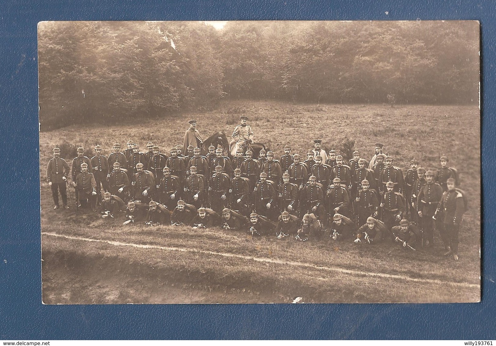 Carte Photo Duitse Fotokaart 1914 1918  Duits Regiment Met Overste Te Paard - Oorlog 1914-18