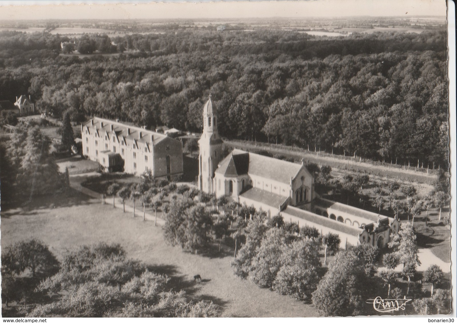 CPSM  41 LA VILLE AUX CLERCS VUE AERIENNE  LA GRANDE BORNE - Autres & Non Classés