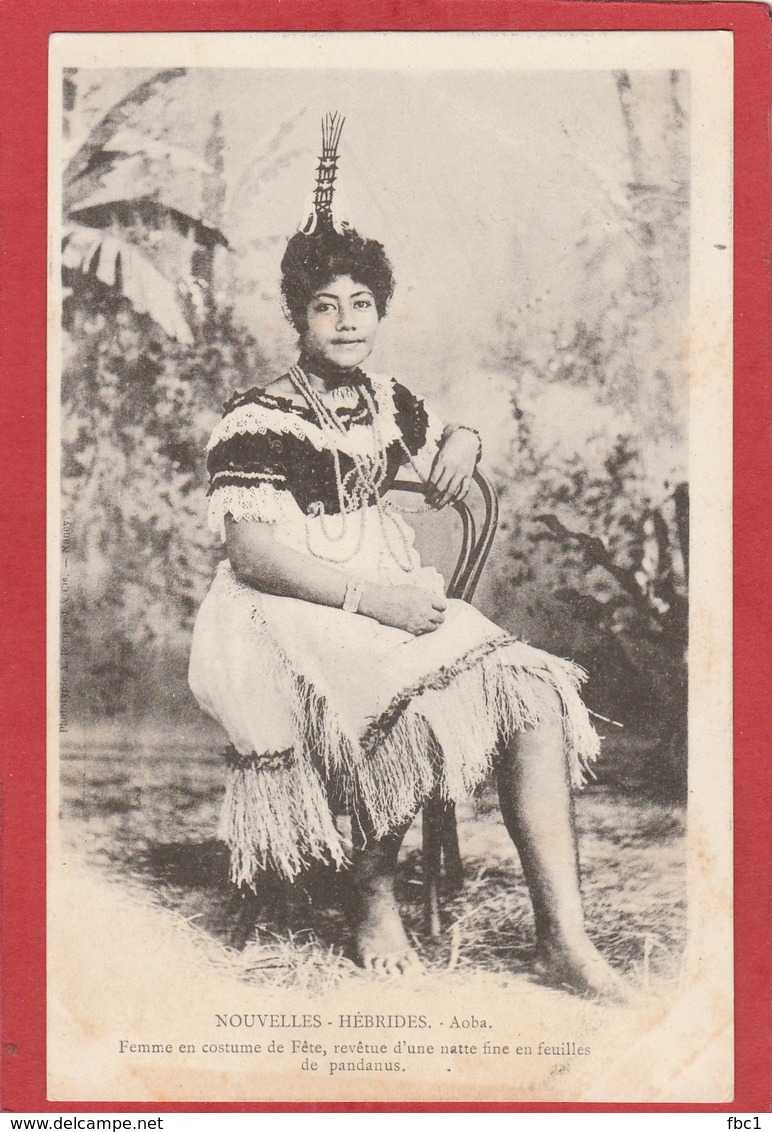 CPA: Nouvelles Hébrides - (Vanuatu) - Aoba - Femme En Costume De Fête - - Vanuatu