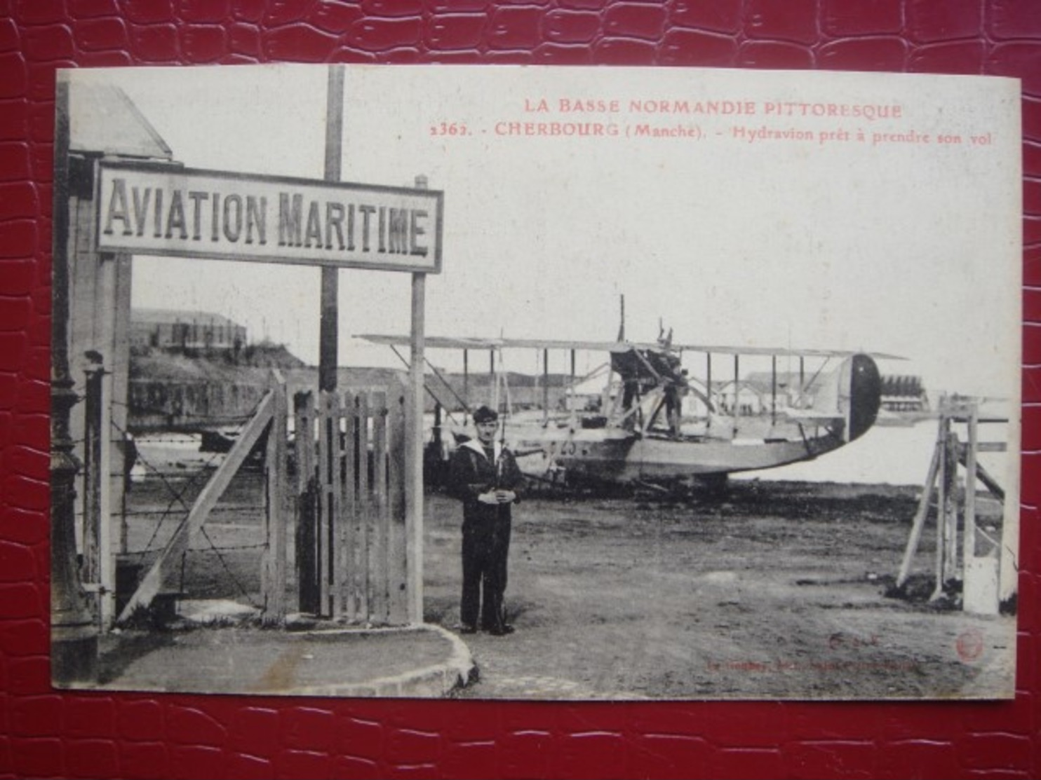 50. CHERBOURG - Aviation Maritime - Hydravion Prêt à Prendre Son Vol - Cherbourg