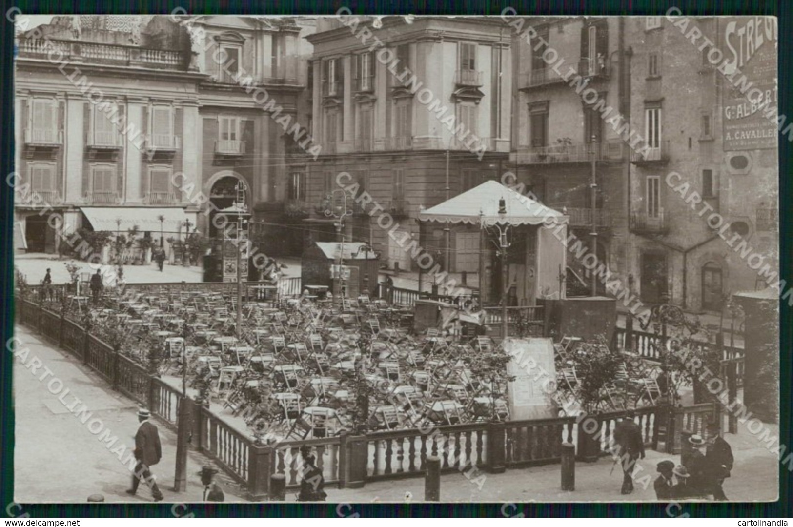 Napoli Città Piazzetta Con Palco Tavolini Sedie Foto Cartolina MX7829 - Napoli (Neapel)