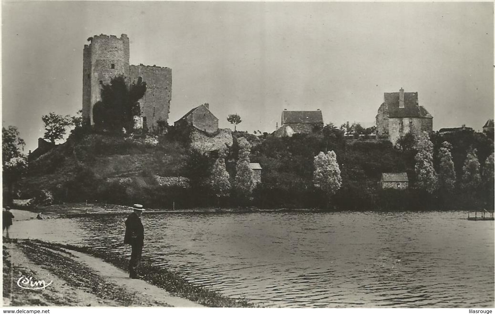 BOURBON L ARCHAMBAULT  LE CHATEAU ET L ETANG - Bourbon L'Archambault