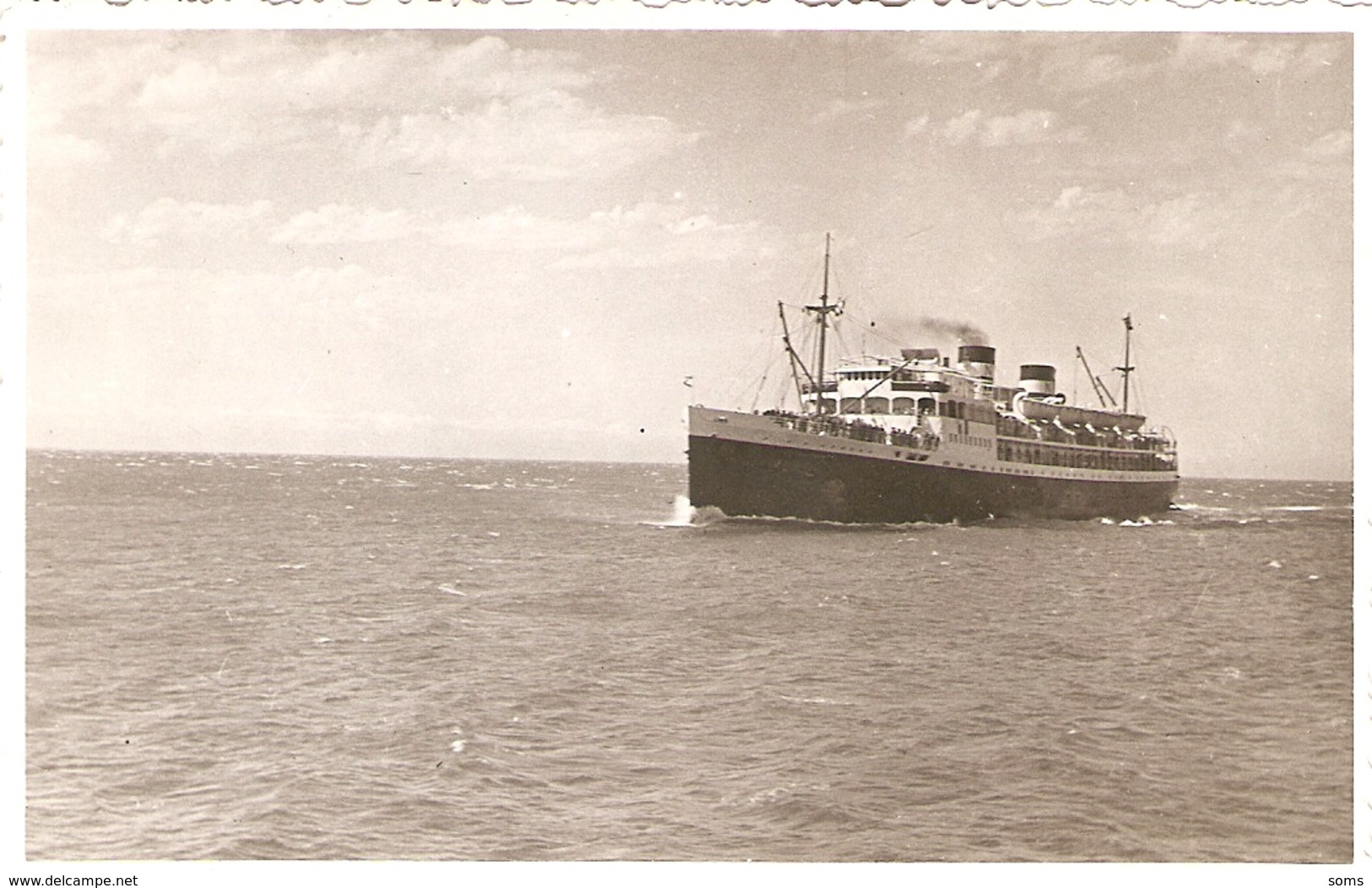 Photographie Ancienne De Djibouti, Paquebot Dans La Rade, Photo Des Années 1930, Cheminée Siglée N.. - Bateaux