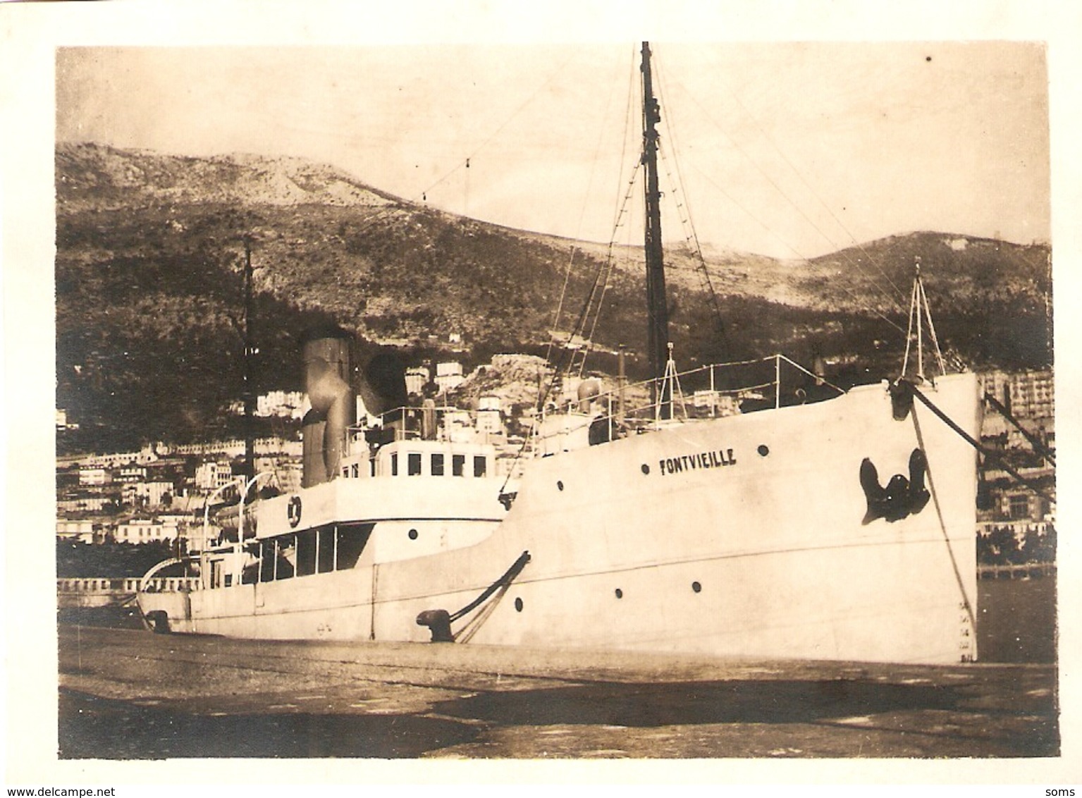 Photographie Ancienne De Bateau, Cargo De La CMAO à Quai, Sans Doute Aden, Photo Des Années 1930 - Bateaux