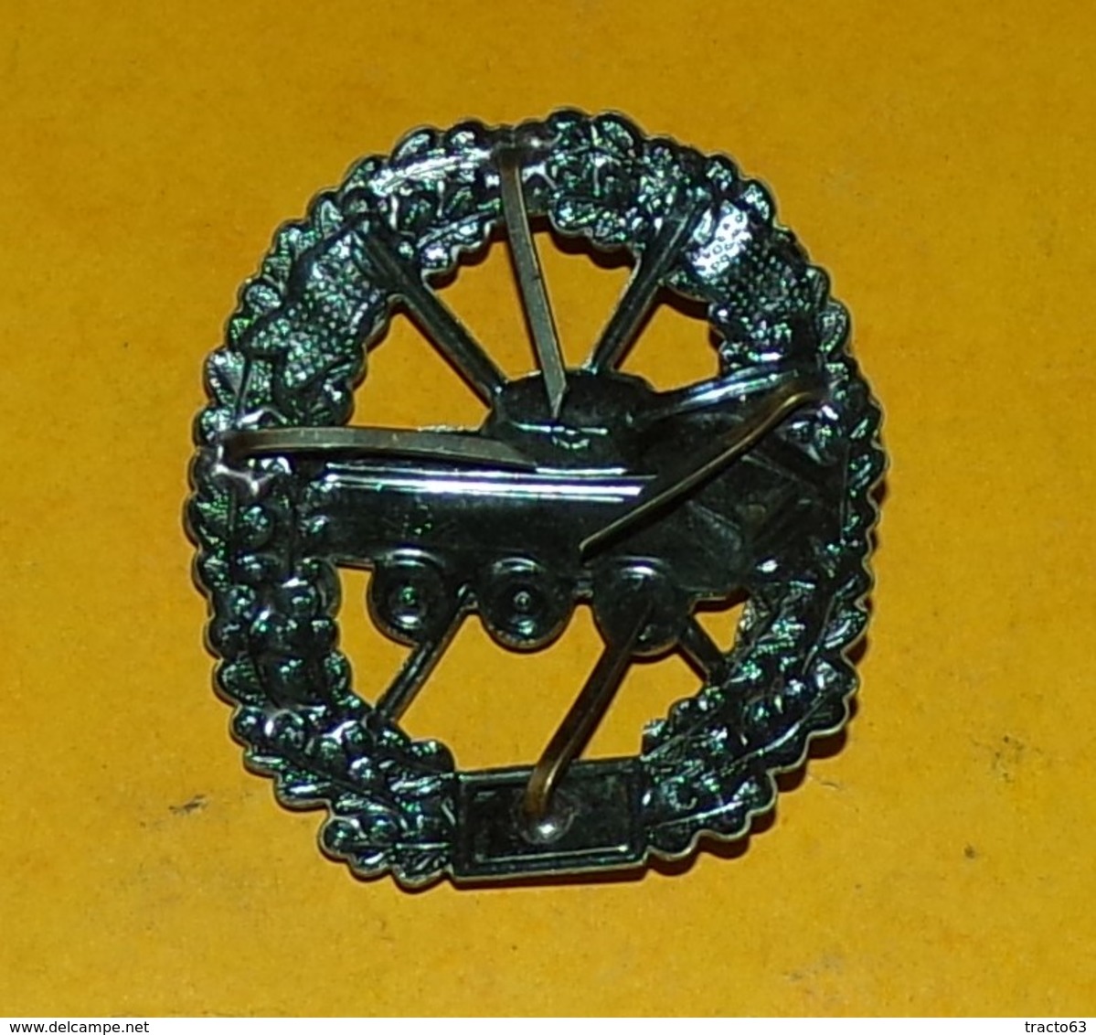 CAVALERIE BLINDE ,INSIGNE DE BERET DE L'ARMEE ALLEMANDE , FABRICANT SANS,HOMOLOGATION SANS,  BON ETAT VOIR PHOTO  . POUR - Armée De Terre