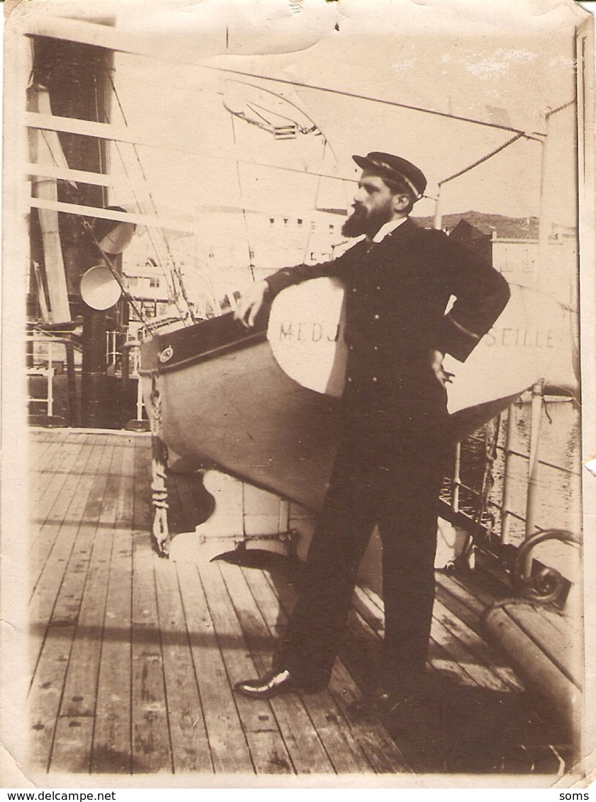 Rare Photographie Ancienne Du Paquebot "Medjerda", Officier Sur Le Pont Arrière, Photo Avant 1914 - Bateaux