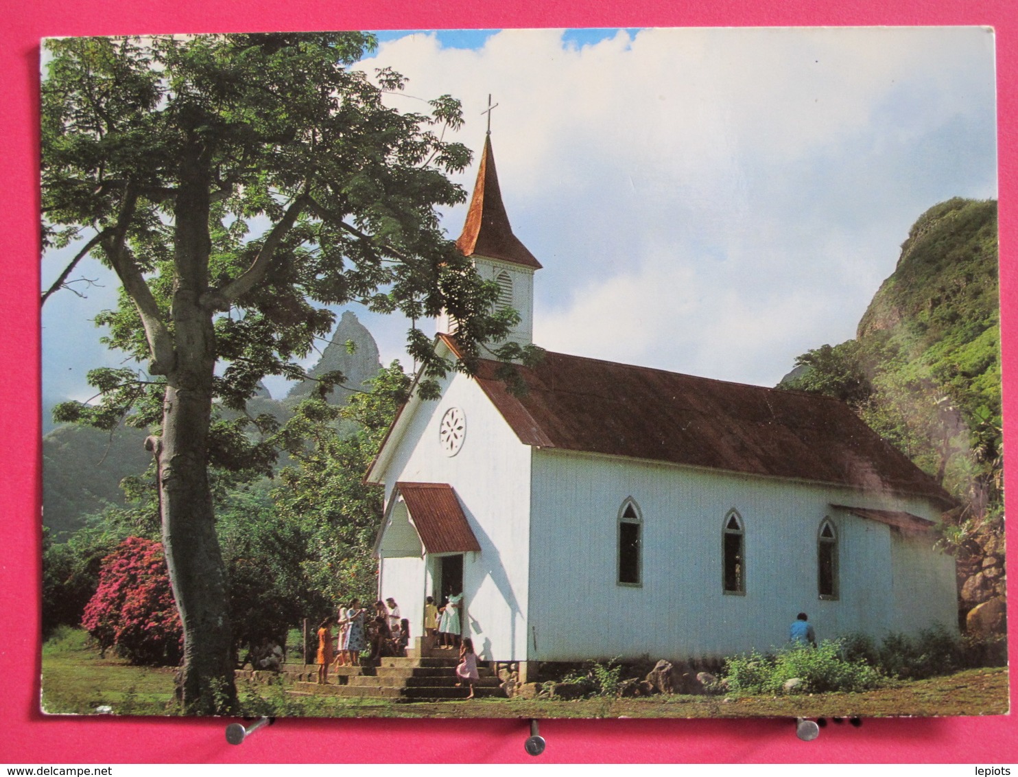 Polynésie Française - Iles Marquises - L'église Ste Thérèse à Hakahetau - Ua Pou - Scans Recto-verso - Polynésie Française