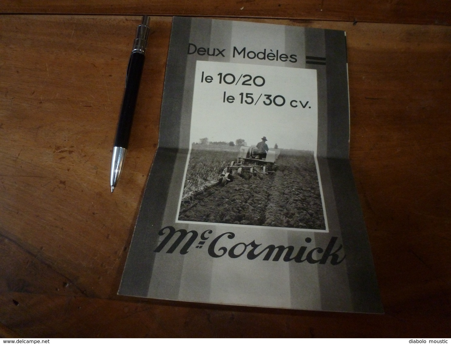 Plaquette Publiciaire TRACTEURS Mc CORMICK - 1900 – 1949