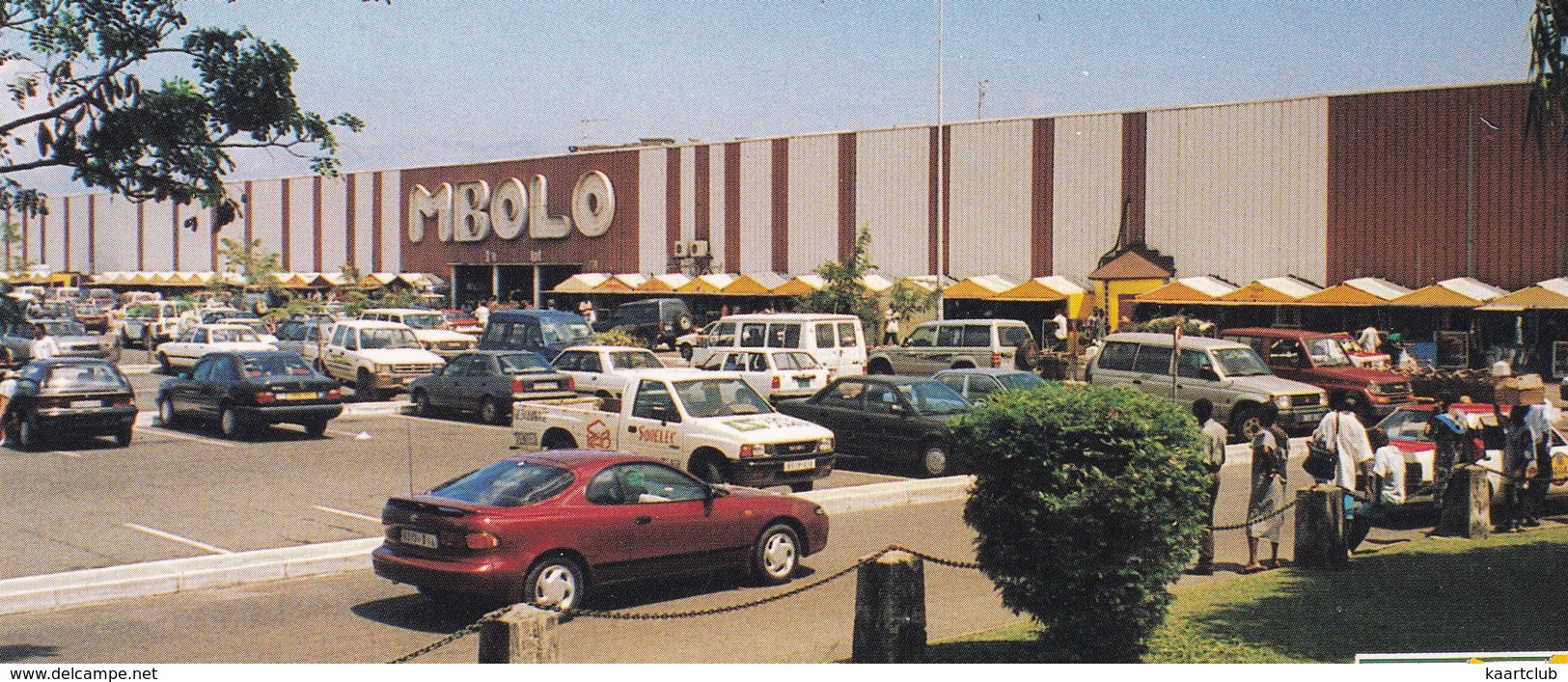 Libreville: HYUNDAI COUPÉ, MITSUBISHI PAJERO, TOYOTA LAND CRUISER, PICKUP - L'Hypermarché 'Mbolo' - (Gabon) - Passenger Cars