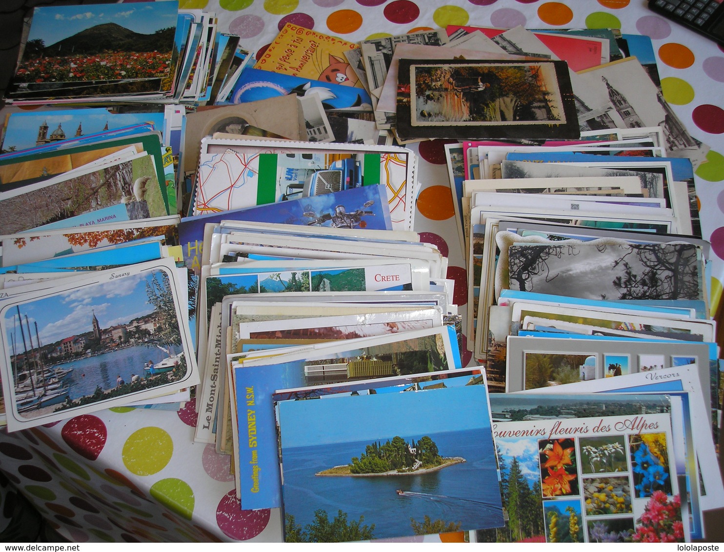 DESTOCKAGE - Carton De 3,60 Kg De Cartes Postales Modernes Tous Pays, Majorité France, Qques CPA.. Drouille Petit Prix - 500 CP Min.