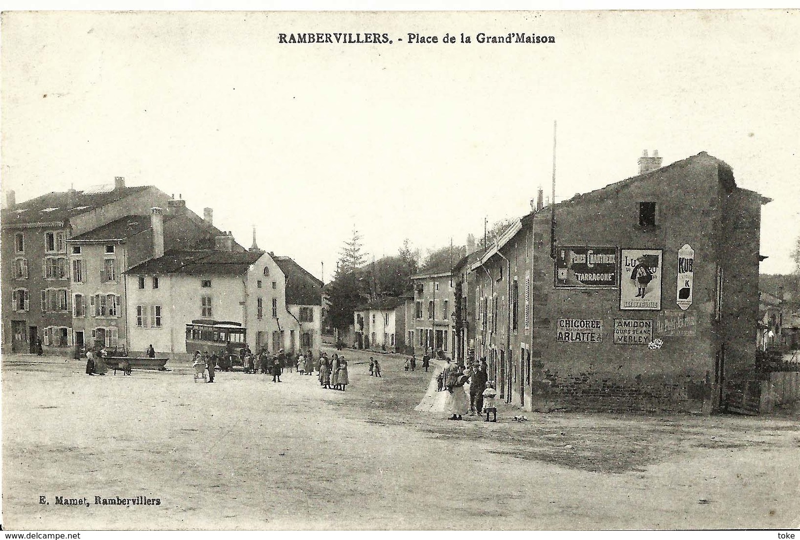 CPA 55 , RAMBERVILLERS  Place De La Grand'Maison , Animée , Autocar - Rambervillers