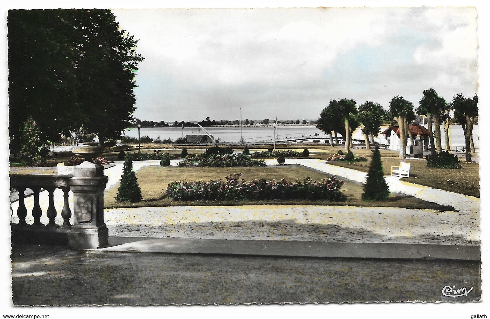 33-BLAYE-Le Square... - Blaye