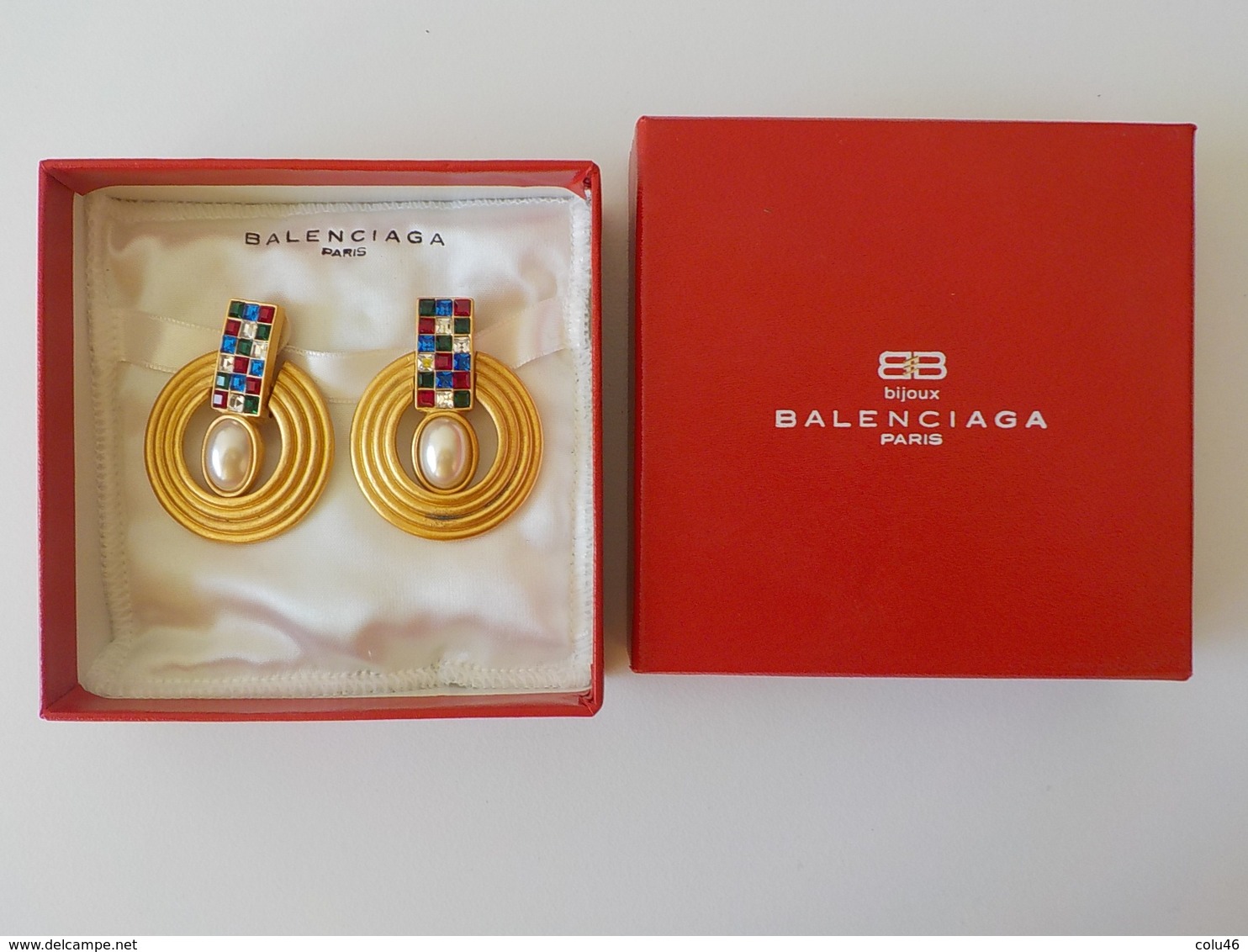 Balenciaga Rare Paire Boucles Oreilles Avec Boîte Bijou De Parfumerie - Miniatures (avec Boite)