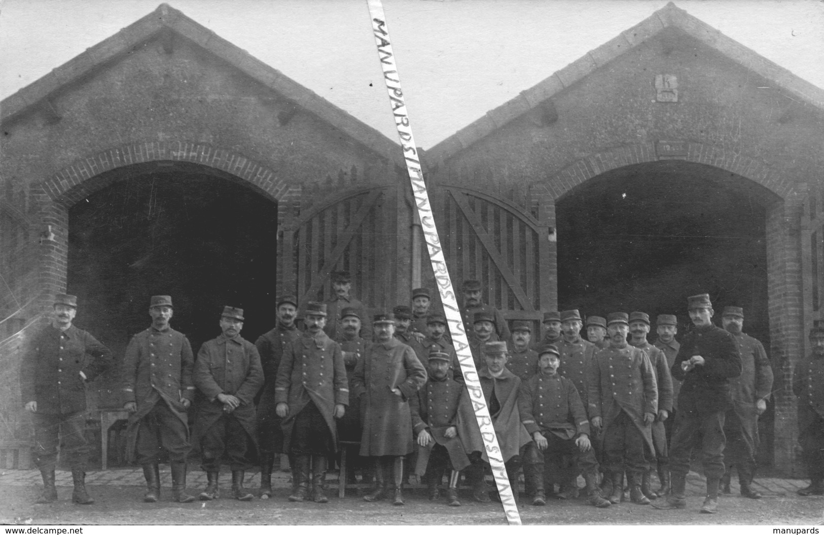 1915 / CARTE PHOTO / 324e RI ( LAVAL ) / 324e RÉGIMENT INFANTERIE - Guerre, Militaire