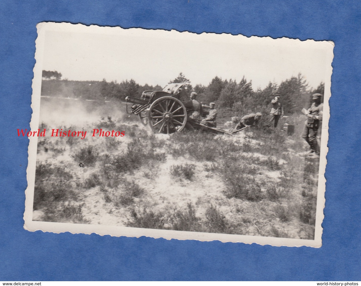 Photo Ancienne Provenant D'un Soldat Allemand - Front ? Camp ? - Tir D' Artillerie - 1944 - Canon à Identifier - WW2 - Guerre, Militaire