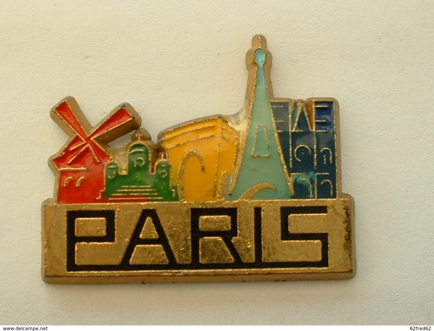 Pin's PARIS - NOTRE DAME - TOUR EIFFEL - ARC DE TRIOMPHE - MOULIN ROUGE - SACRE COEUR - Villes