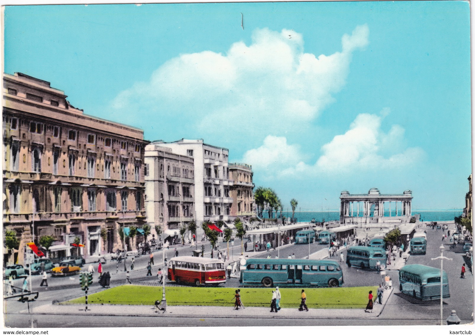 Alexandria: STUDEBAKER CHAMPION TAXI, OLDTIMER AUTOBUSES, BUSSTATION - Ahmed Oraby Square - (Egypt) - Passenger Cars