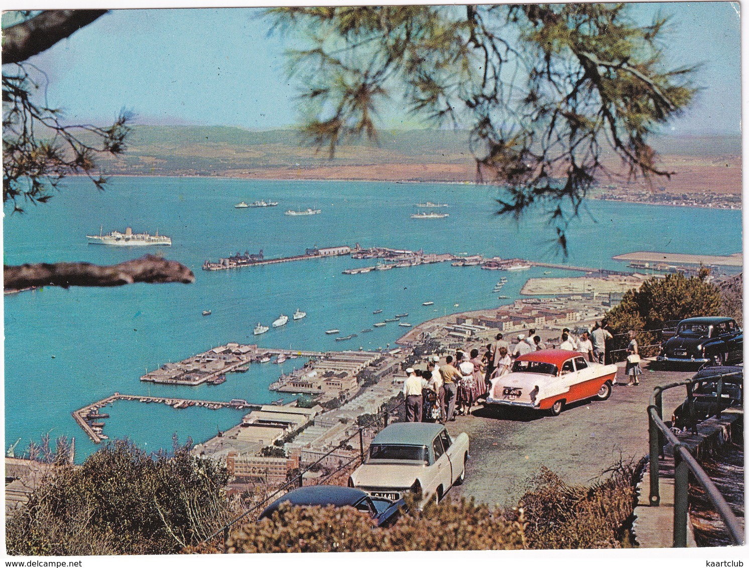 Gibraltar: OPEL KAPITÄN '55, MORRIS OXFORD MKV - View Of Town & Harbour - Toerisme