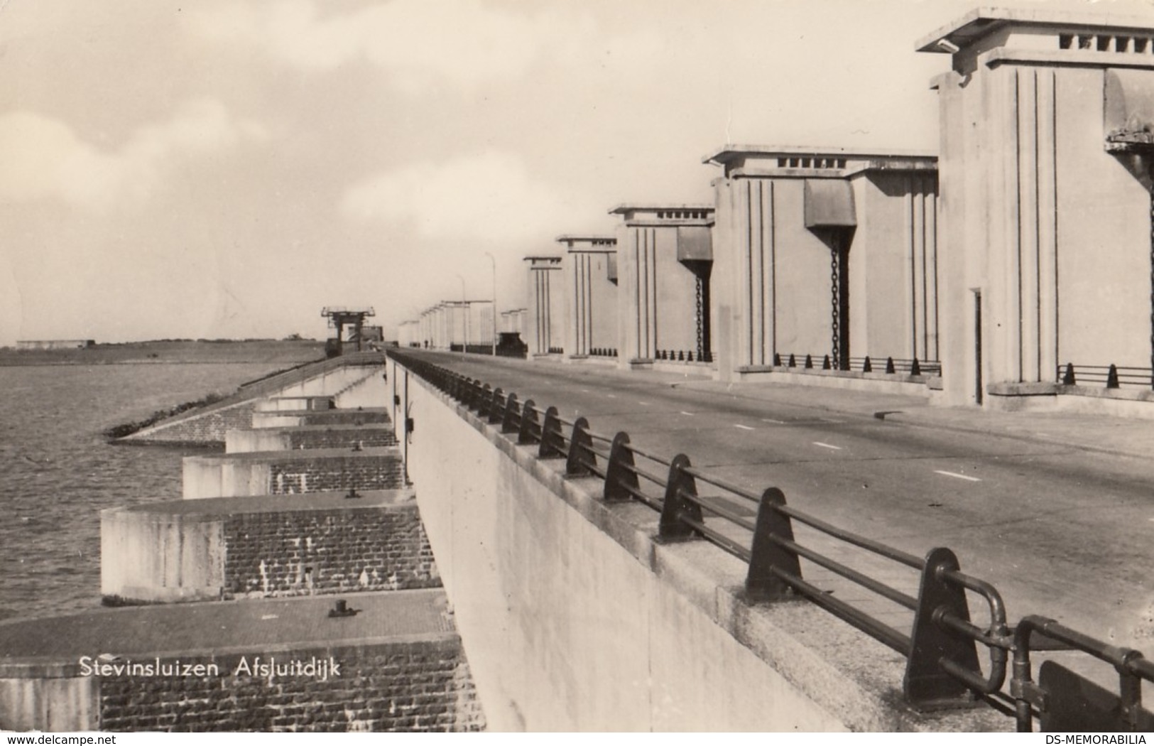 Stevinsluizen Afsluitdijk 1960 - Den Oever (& Afsluitdijk)