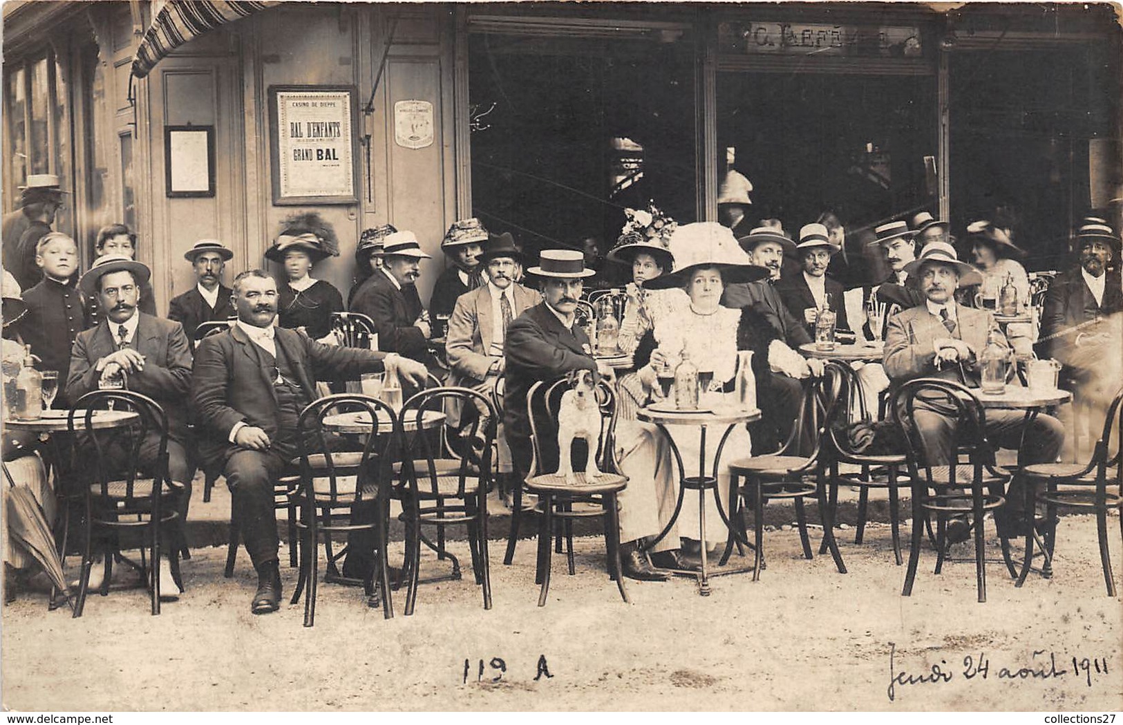 76-DIEPPE-CARTE-PHOTO- EN TERRASSE D'UN CAFE - Dieppe