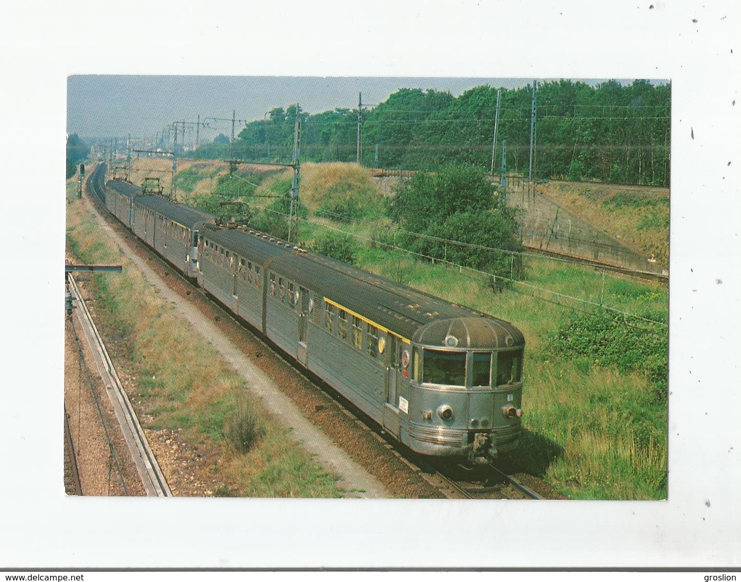 LE TRAIN 6503 PARIS MONTPARNASSE- LE MANS ASSURE PAR 3 RAMES BUDD Z 3700 APPROCHE DE LA VERRIERE (78) EN JUILLET 1977 - La Verriere