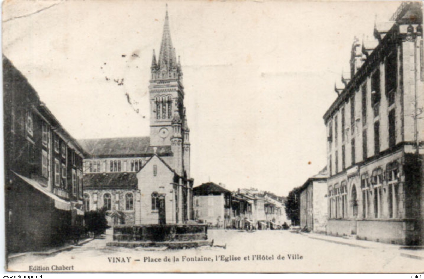 VINAY - Place De La Fontaine - L' Eglise Et  L' Hotel De Ville (113980) - Vinay