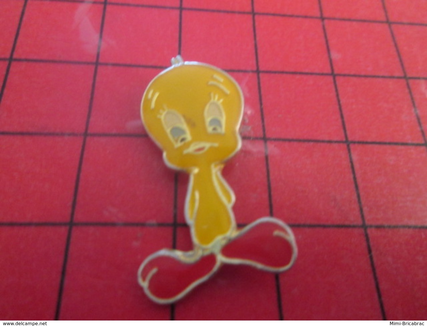 718a Pin's Pins / Beau Et Rare / THEME : CINEMA / DESSIN ANIME TITI LE CANARI JAUNE - Cinéma