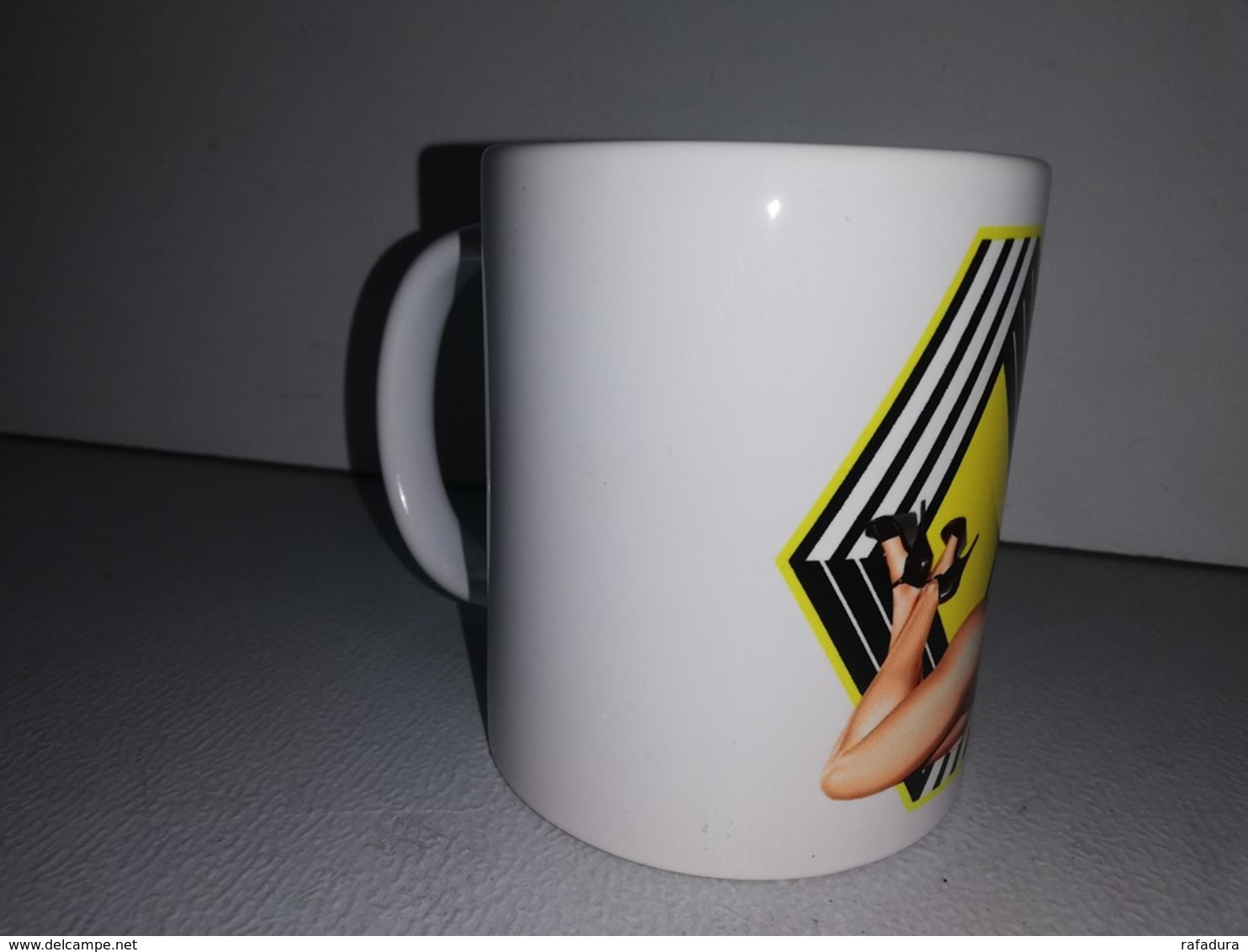 RENAULT LOSANGE PIN UP NUE R5 ALPINE A110 R11 4L TASSE Ceramique MUG COFFEE NOEL - Véhicules