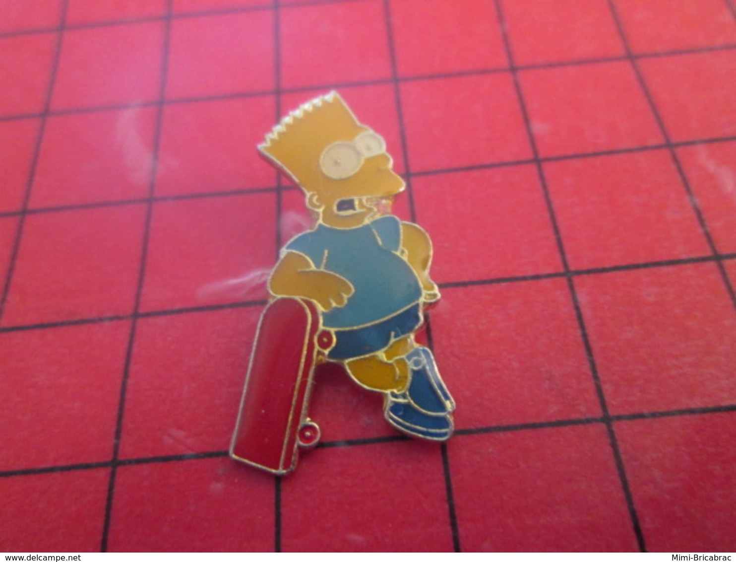 813g Pin's Pins / Beau Et Rare / THEME : CINEMA / DESSIN ANIME LES SIMPSONS BART SIMPSON SKATE-BOARD - Kino