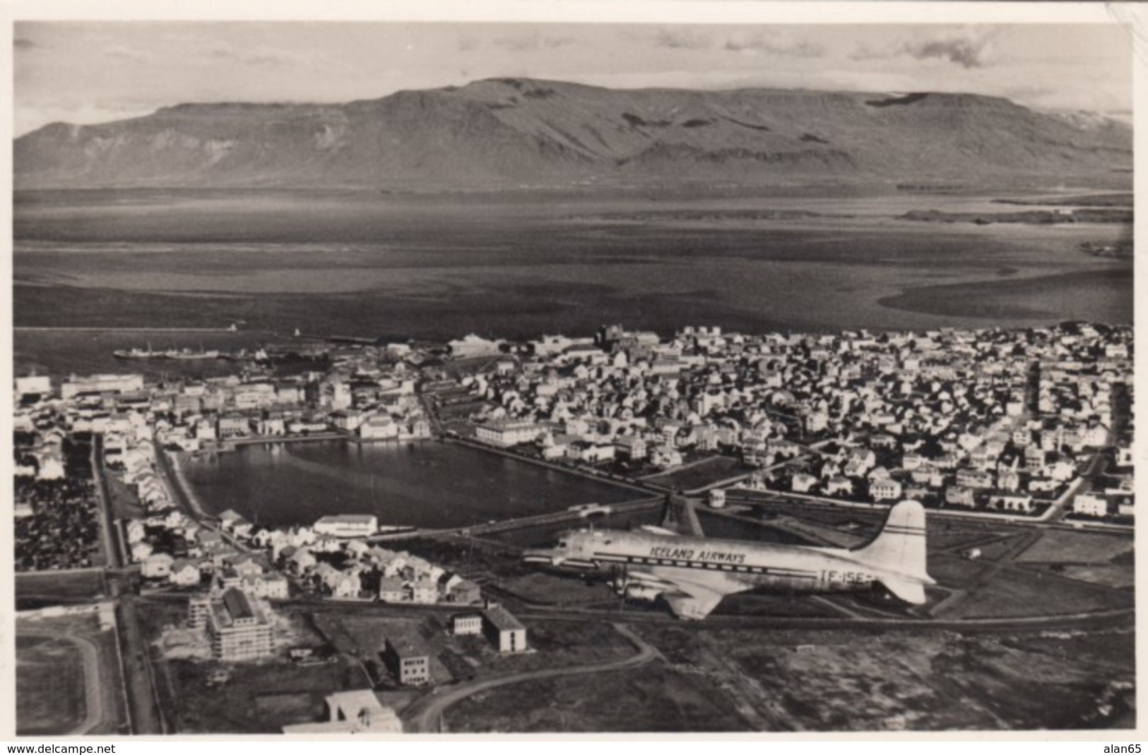 Iceland Air Propeller Plane Over Reykjavik, Iceland Tourist Bureau C1940s/50s Vintage Postcard - 1946-....: Era Moderna