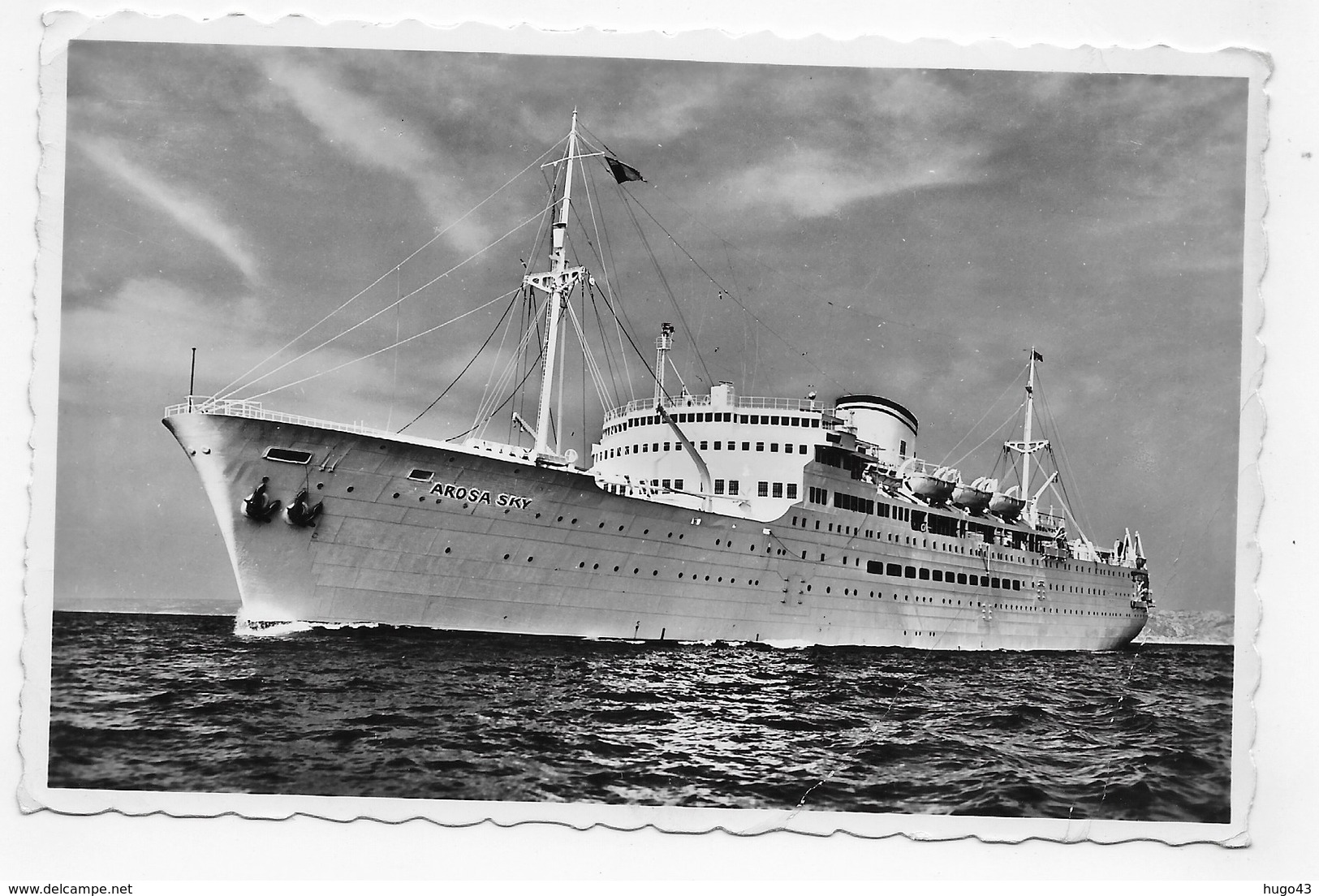 (RECTO / VERSO) PAQUEBOT M/V AROSA SKY EN 1957 - AROSA LINE - PLIS BAS A DROITE - FORMAT CPA VOYAGEE - 75 - Paquebots