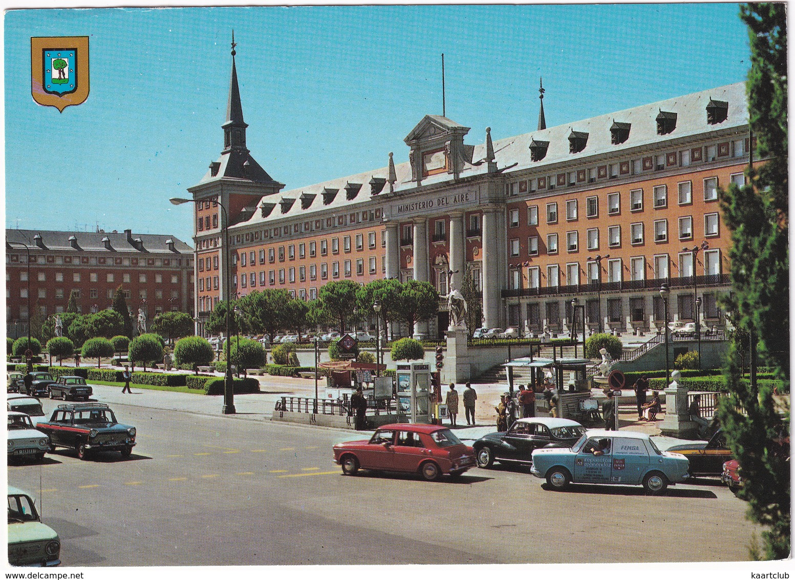 Madrid: SIMCA 1000 COMMERCIALE, MORRIS 1100, DKW 3=6, SEAT 1500 TAXI, RENAULT 10 - PHONE/BOX - Air Ministry, 'Moncloa' - Toerisme