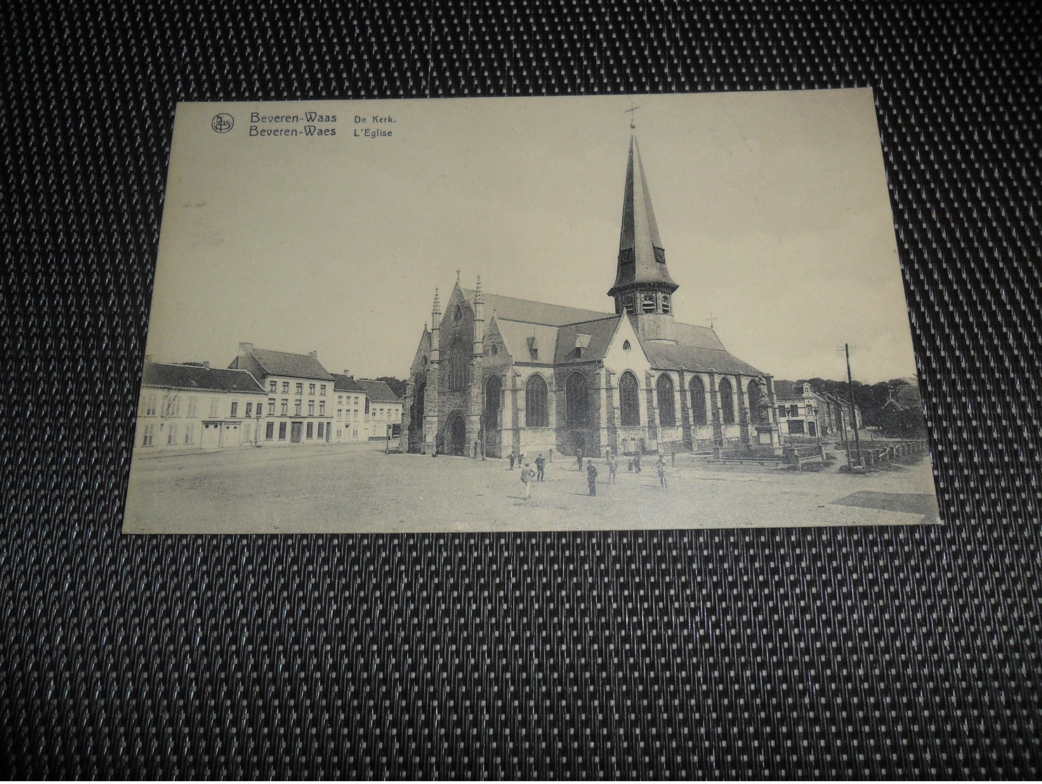 Très beau lot de 20 cartes postales de Belgique       Zeer mooi lot van 20 postkaarten van België   - 20 scans