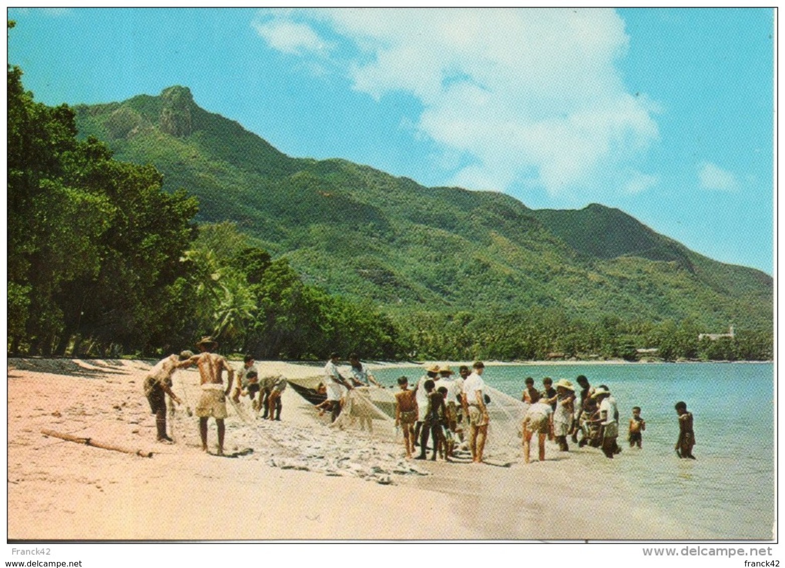 Seychelles. Coup De Filet Des Pecheurs. Grand Format - Seychelles