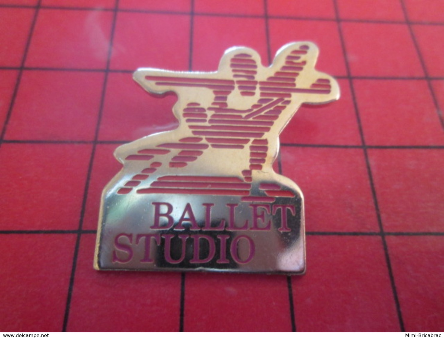 313H Pin's Pins / Beau Et Rare / THEME : AUTRES / BALLET STUDIO DANSE - Autres & Non Classés