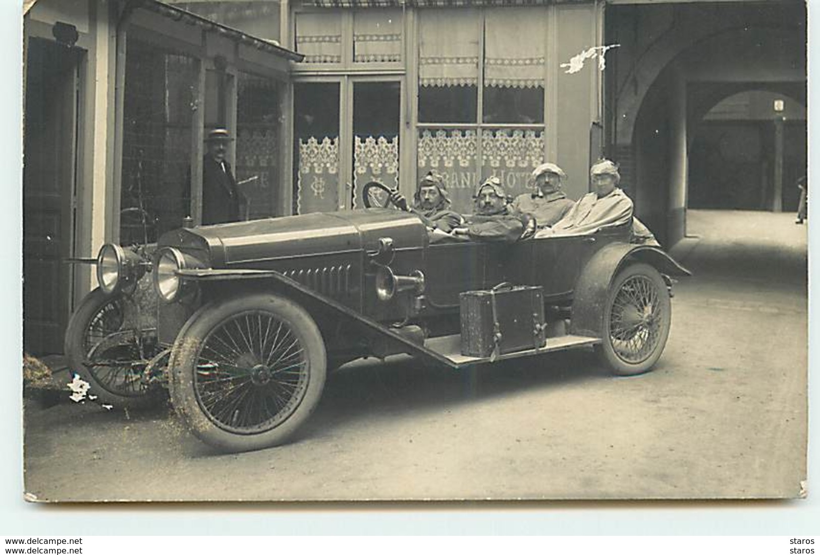 Carte Photo - Hommes Dans Une Voiture - Turismo