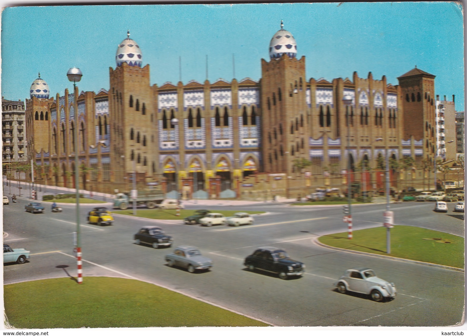 Barcelona: SIMCA 5, SEAT 1400 & TAXI'S, RENAULT DAUPHINE, CITROËN TRACTION AVANT, PTV 250, MOTORCYCLE SIDE-CAR, TRUCKS - Toerisme