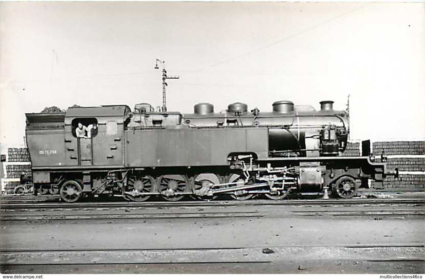 240519C TRANSPORT TRAIN CHEMIN DE FER - PHOTO 151TC758 SNCF BOBIGNY Cheminot - Gares - Avec Trains