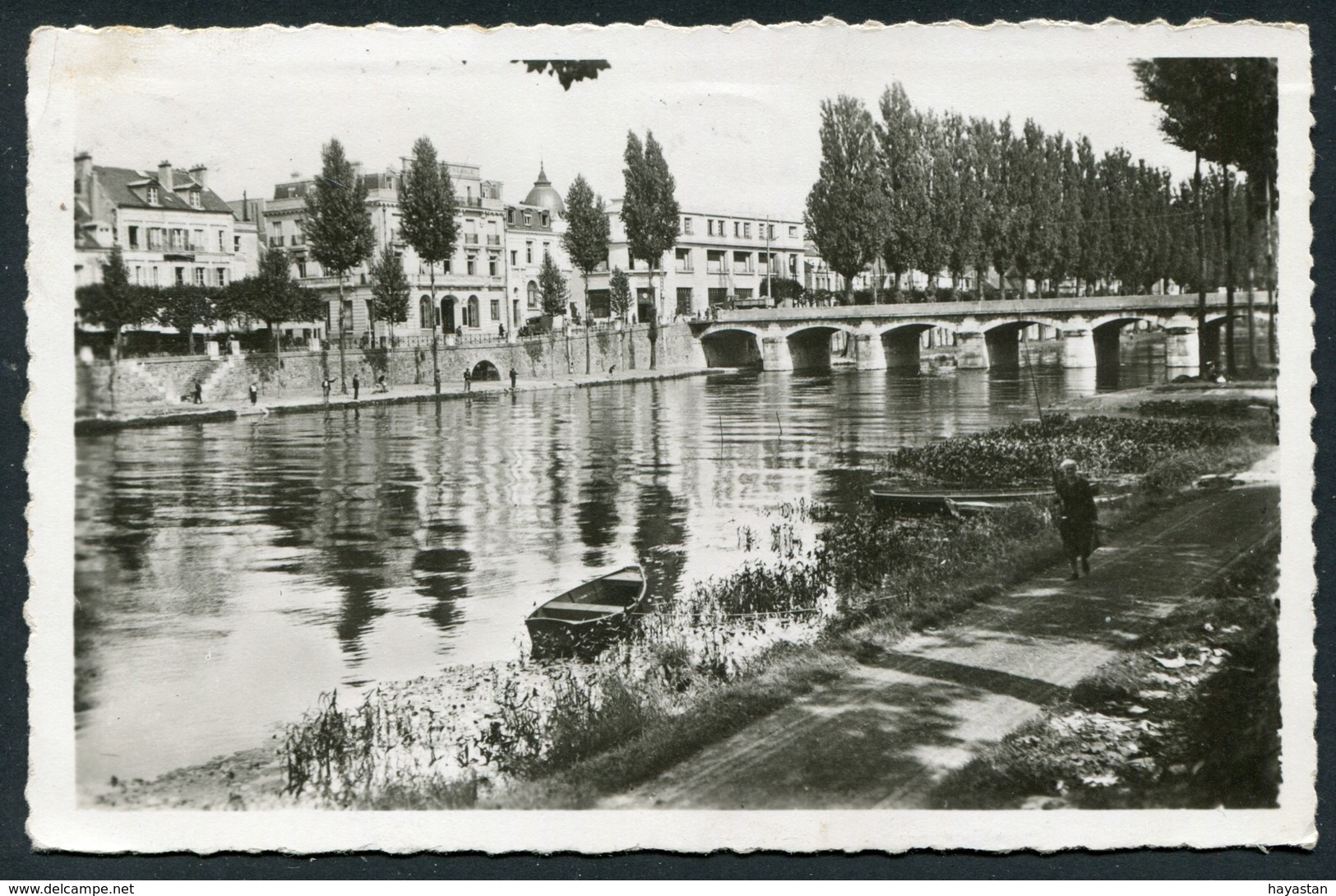 LOT DE 50 CARTES POSTALES DE SEINE ET MARNE 77