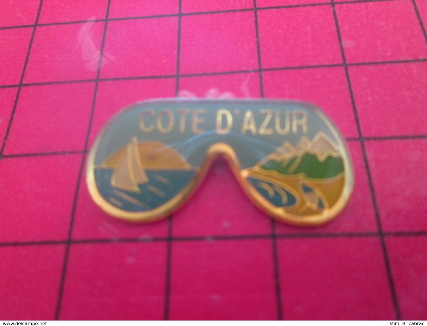 911d Pin's Pins / Beau Et Rare / THEME : AUTRES / COTE D'AZUR LUNETTES DE SOLEIL De Ganssetères - Autres & Non Classés