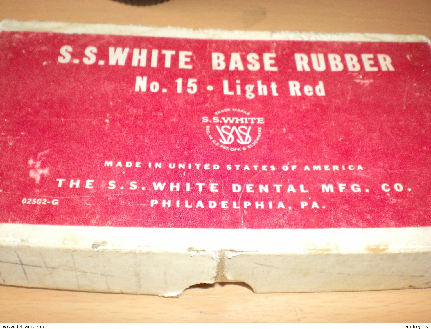 S S White Base Rubber No 15 Light Red  Made In United States Of America The S S White Dental M F G Co Philadelphia PA - Matériel Médical & Dentaire