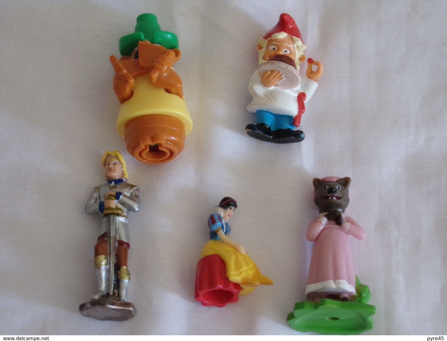 Figurines ( 5 ) - Other & Unclassified