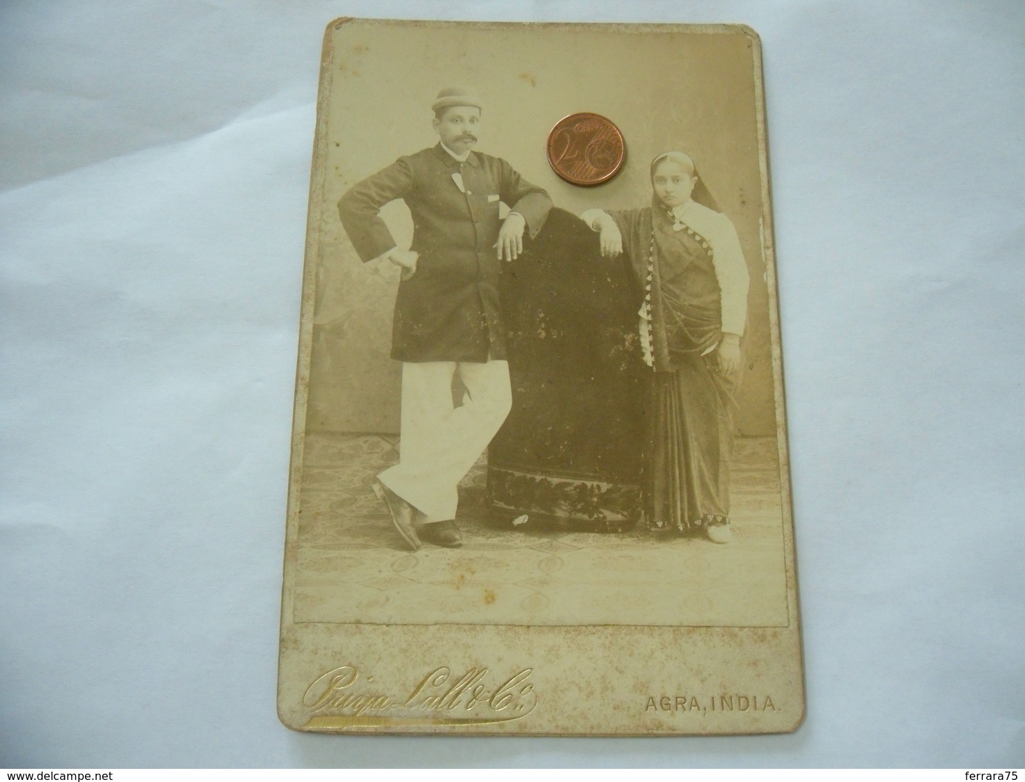 CDV VICTORIAN FOTO RITRATTO SIGNORE GENTLEMAN TURBANTE INDIA AGRA PRIYA LALL MARITO E MOGLIE COSTUME - Antiche (ante 1900)