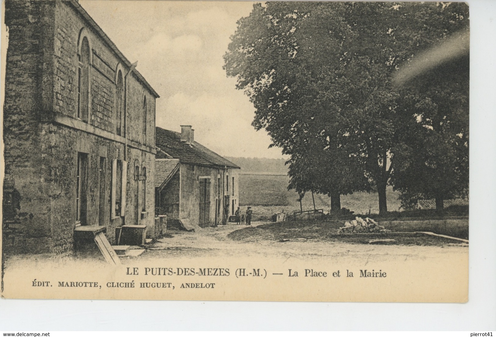 LE PUITS DES MEZES - La Place Et La Mairie - Other & Unclassified