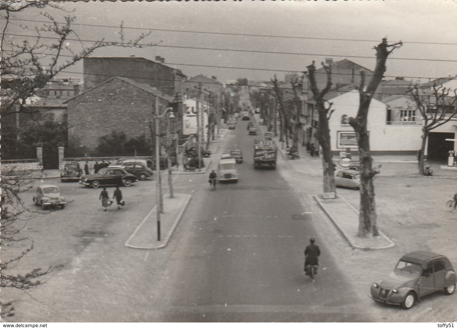 CPSM:VOITURE 2 CV ET AUTRES VOITURES ANCIENNES AVENUE DE TOULOUSE MONTPELLIER (34)...ÉCRITE - Montpellier