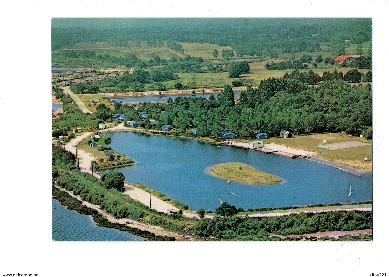 Cpm - 33 - Bassin ARCACHON - ARES - La Lagune Vue Générale - Camping Tente Terrain Basket-ball - CCAS - Arès