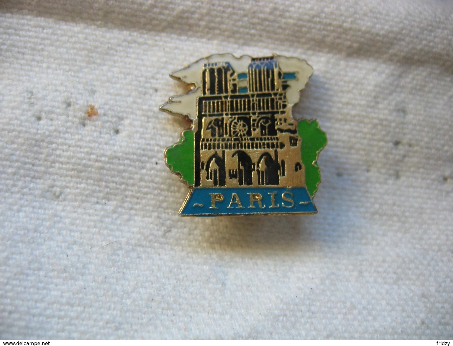 Pin's De La Cathédrale Notre Dame De PARIS - Villes