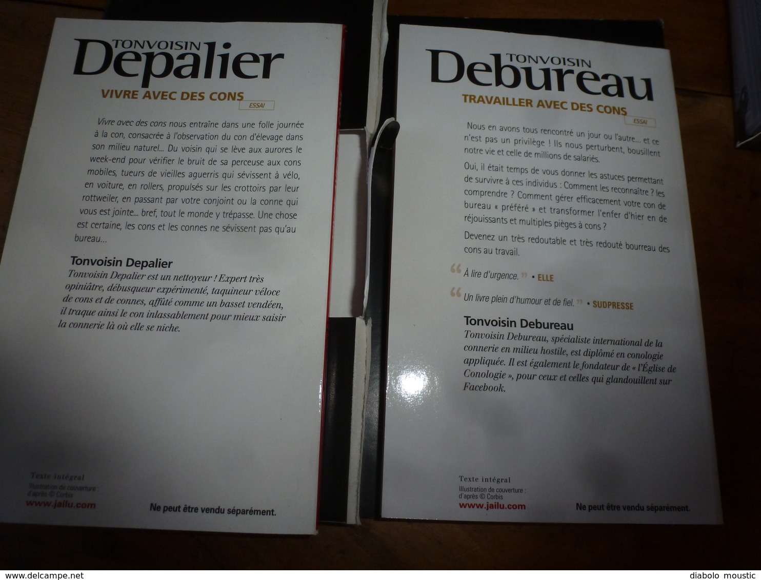 KIT de SURVIE dans un monde de c.... ;Guide de survie au bureau; Poupée V ; etc  ( De l'humour déconnant )